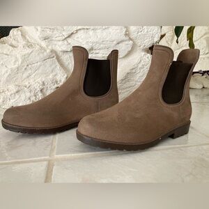 Wet knot Sloane waterproof Chelsea boots in mocha and tan